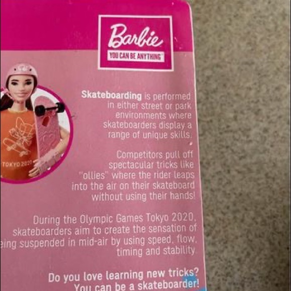 COPY - Skateboarding Olympic Barbie // Limited Edition Tokyo 2020// New in Box - Picture 5 of 5